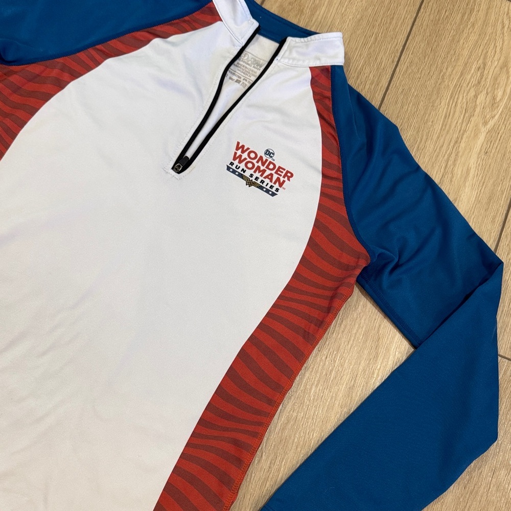 Wonder Women DC Run Series Running Man Jacket 1/4 Zip Long Sleeve M Sporty Race